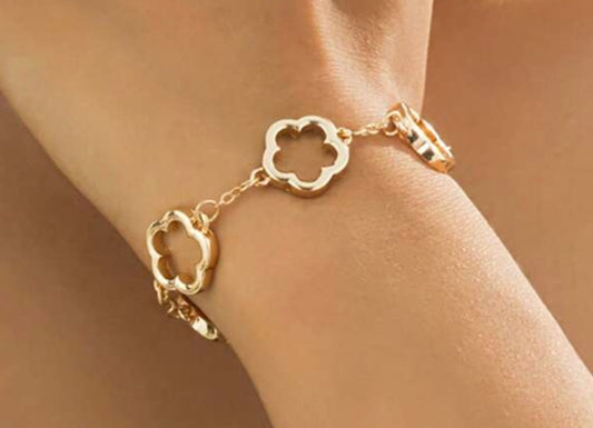 Clover Bracelet Gold Stud
